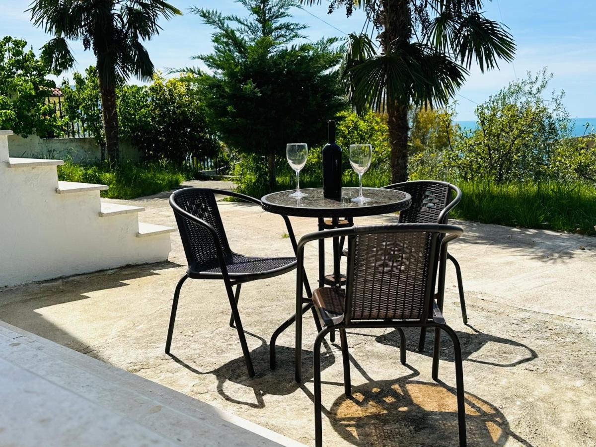 Jico Travel - Villa Colombo Vlore Bagian luar foto