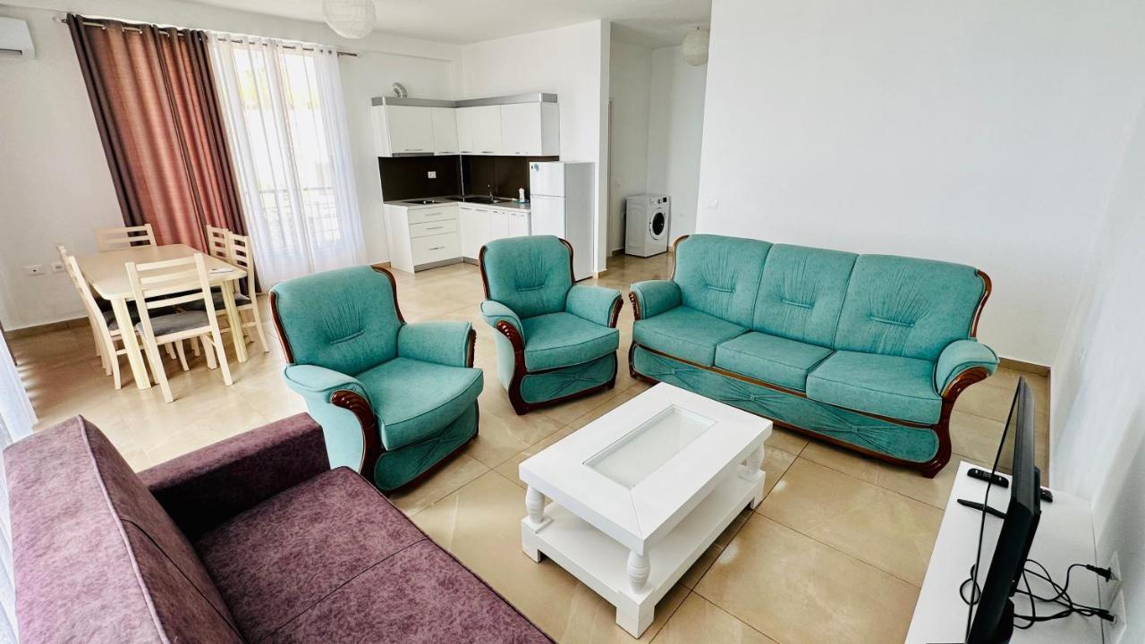Jico Travel - Villa Colombo Vlore Bagian luar foto