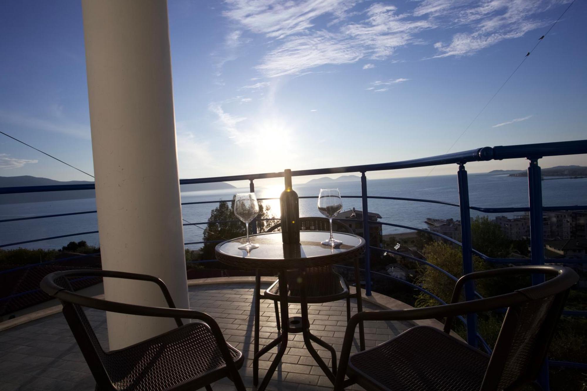 Jico Travel - Villa Colombo Vlore Ruang foto