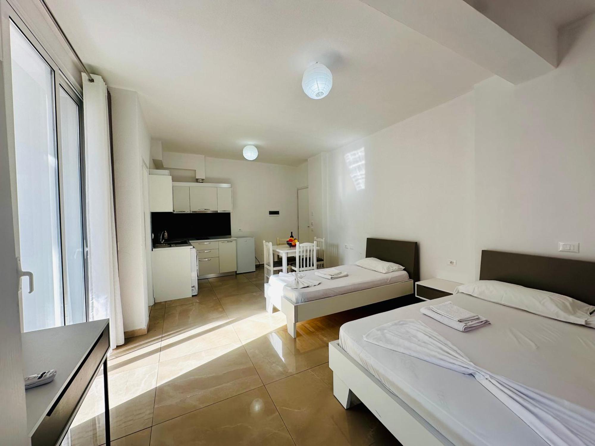 Jico Travel - Villa Colombo Vlore Ruang foto