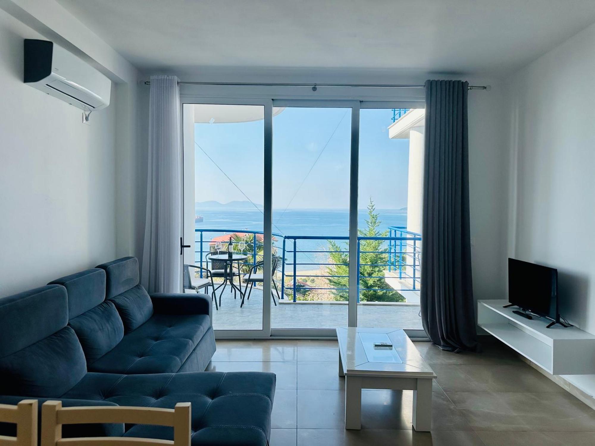 Jico Travel - Villa Colombo Vlore Bagian luar foto