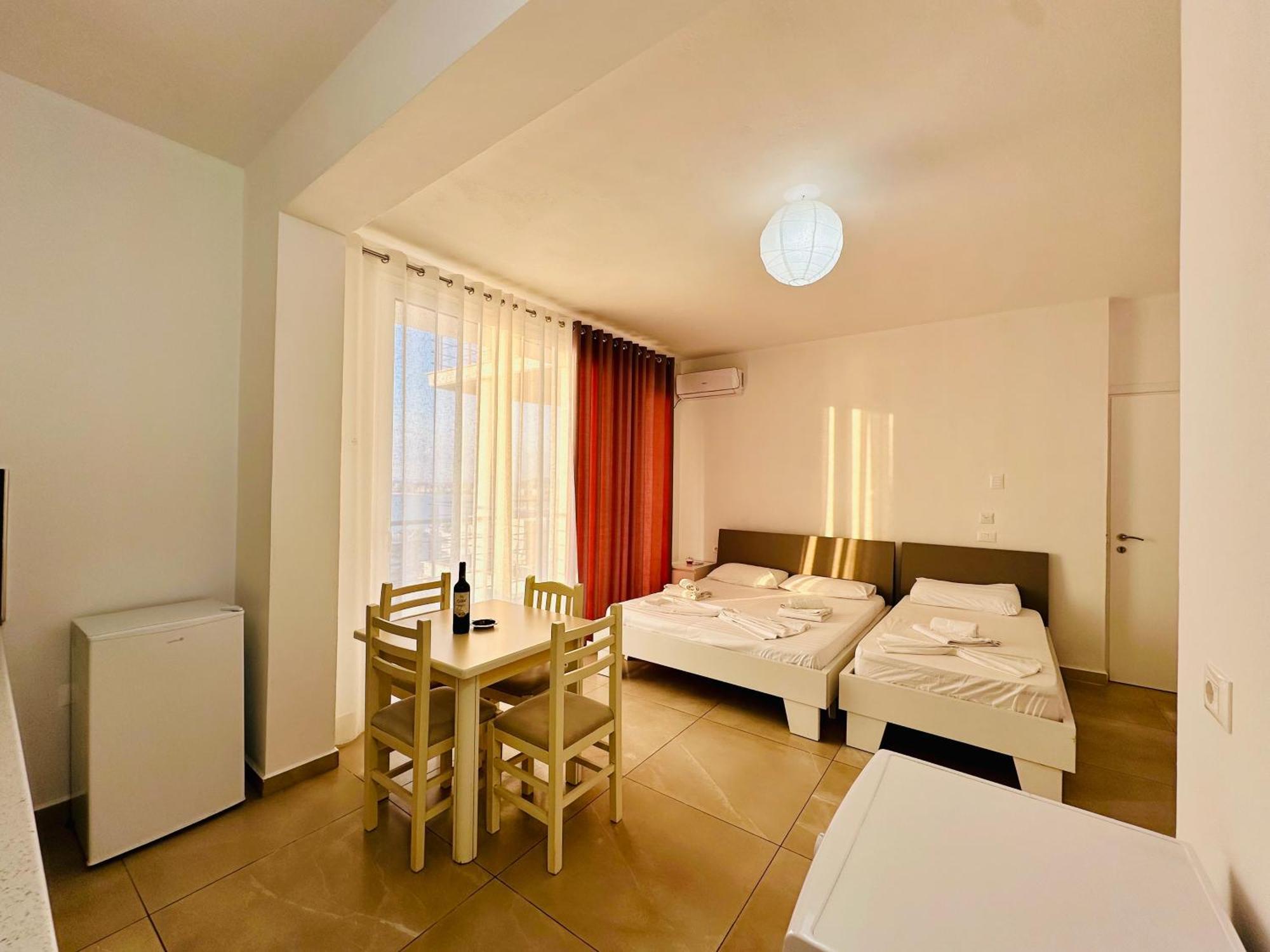 Jico Travel - Villa Colombo Vlore Ruang foto