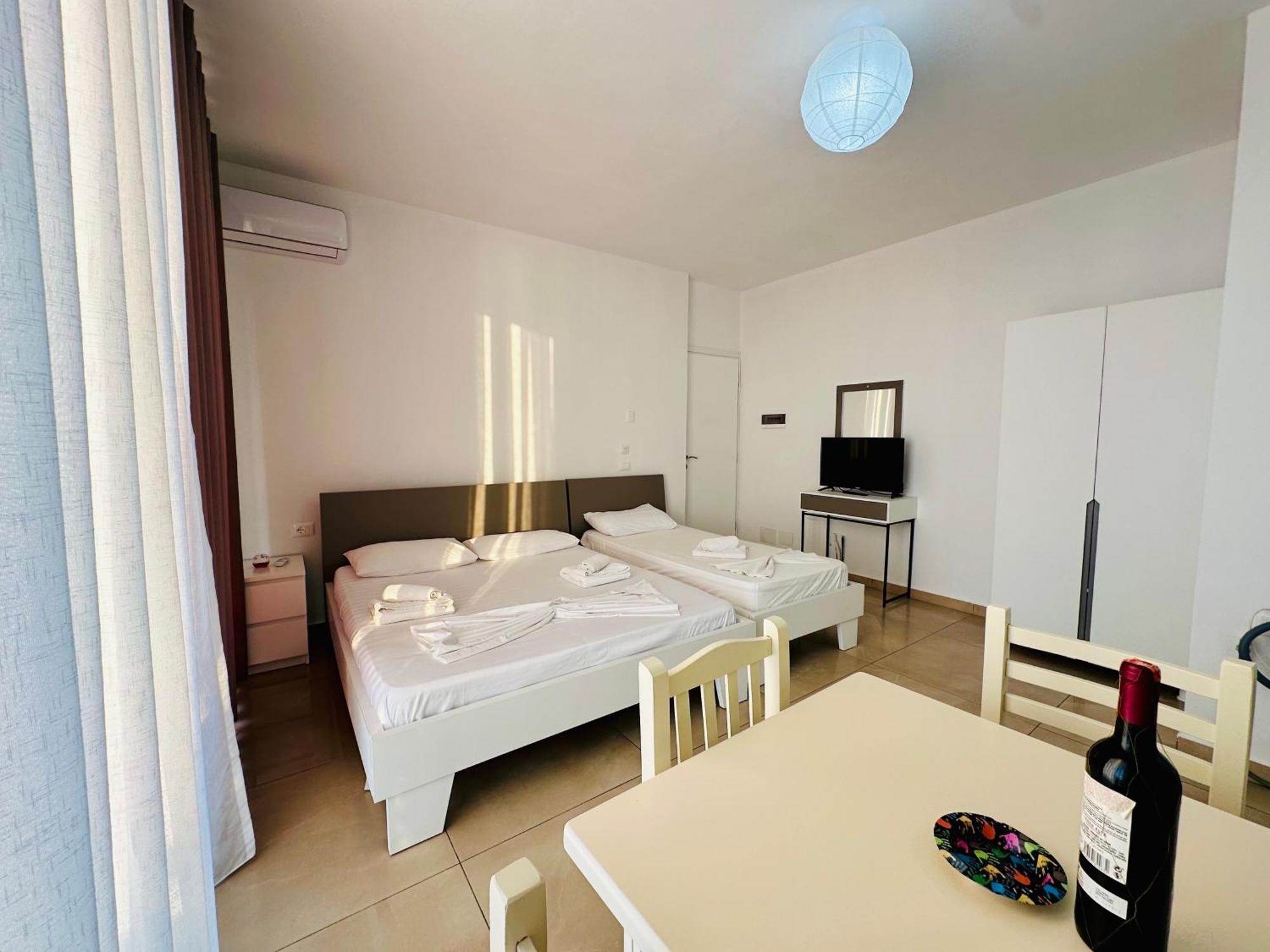 Jico Travel - Villa Colombo Vlore Ruang foto